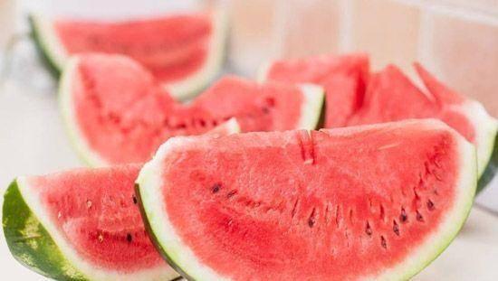 吃瓜会变胖吗,吃瓜真的会导致体重增加?揭秘瓜果热量与体重关系
